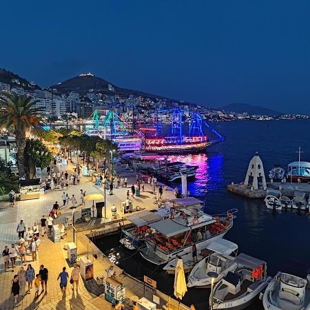 Sun N Blue Hotel Sarandë エクステリア 写真